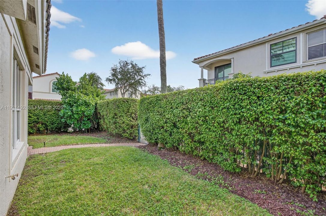 For Rent: $6,000 (3 beds, 2 baths, 1834 Square Feet)