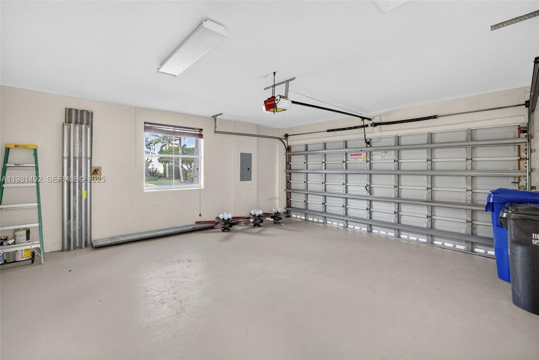 For Rent: $6,000 (3 beds, 2 baths, 1834 Square Feet)