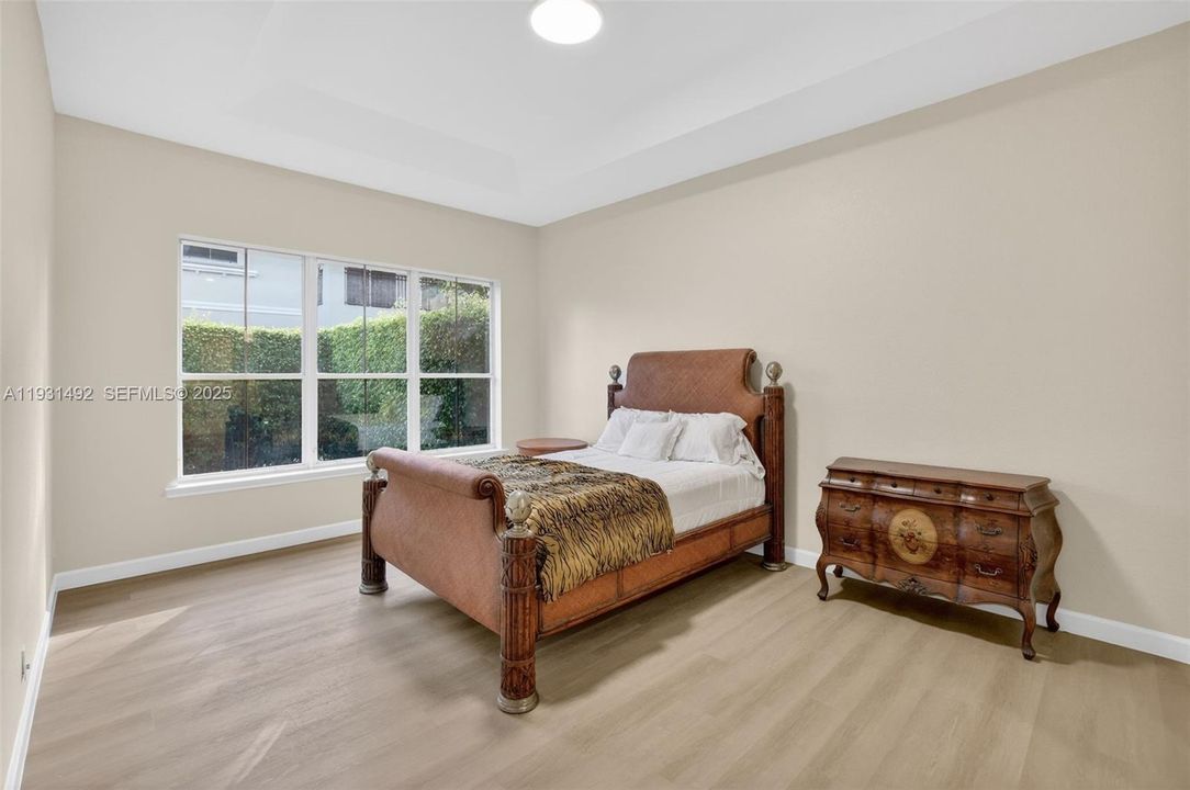 For Rent: $6,000 (3 beds, 2 baths, 1834 Square Feet)