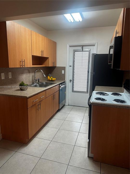 В аренду: $1,600 (1 спален, 1 ванн, 630 Квадратных фут)