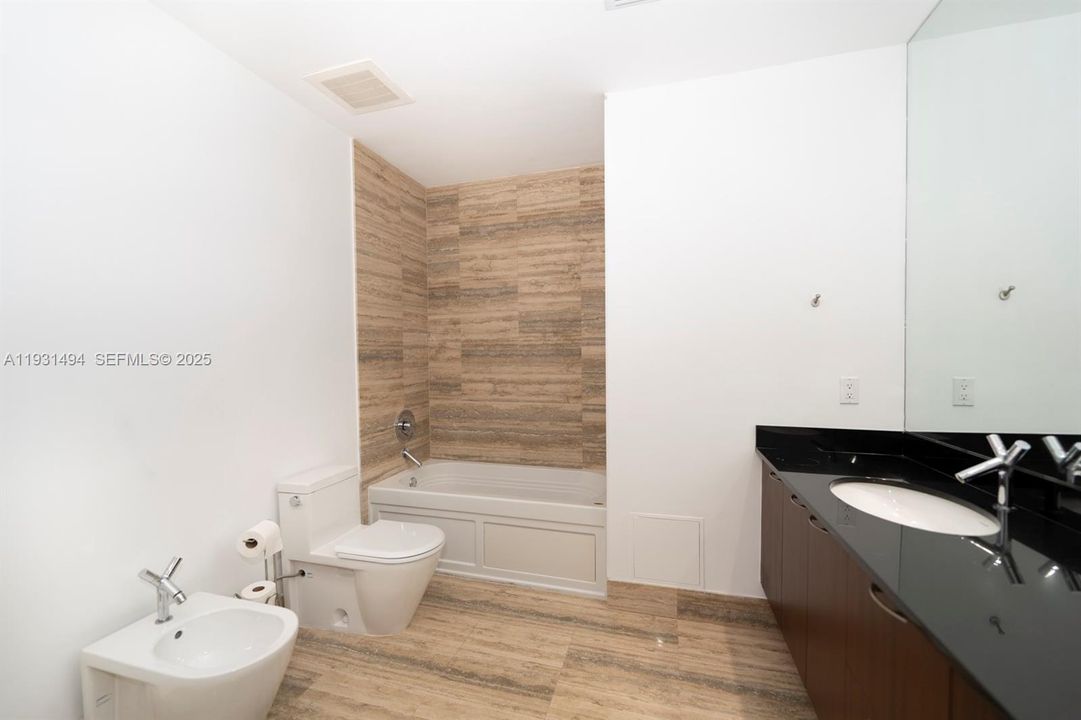 For Rent: $5,700 (2 beds, 2 baths, 1435 Square Feet)