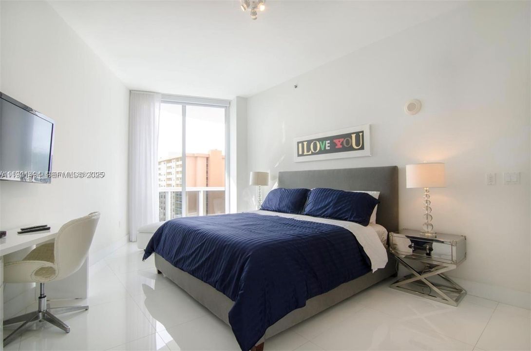 For Rent: $5,700 (2 beds, 2 baths, 1435 Square Feet)