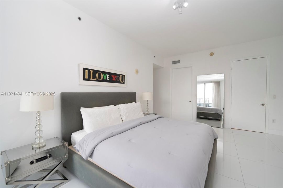 For Rent: $5,700 (2 beds, 2 baths, 1435 Square Feet)