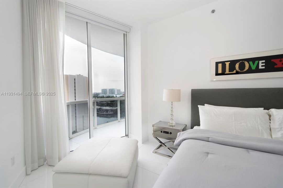 For Rent: $5,700 (2 beds, 2 baths, 1435 Square Feet)