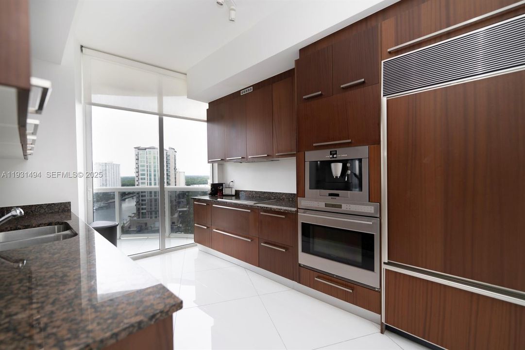 For Rent: $5,700 (2 beds, 2 baths, 1435 Square Feet)