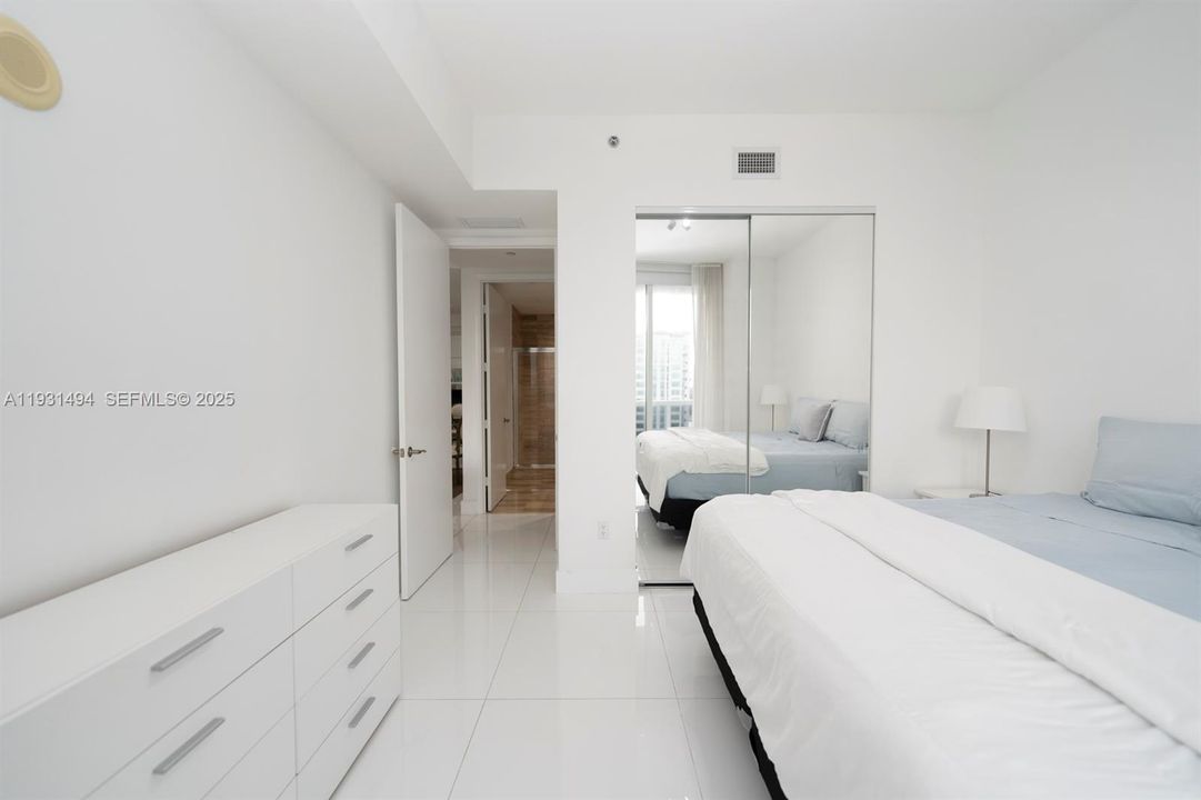 For Rent: $5,700 (2 beds, 2 baths, 1435 Square Feet)