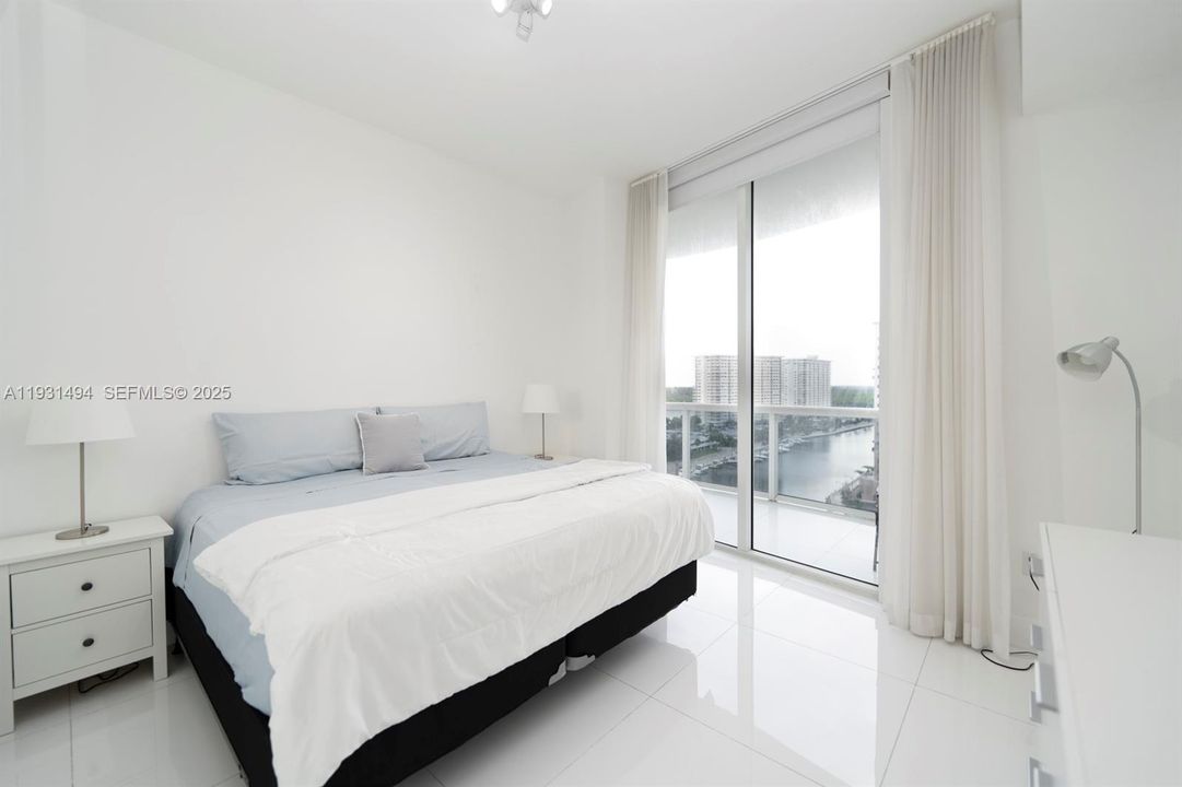 For Rent: $5,700 (2 beds, 2 baths, 1435 Square Feet)