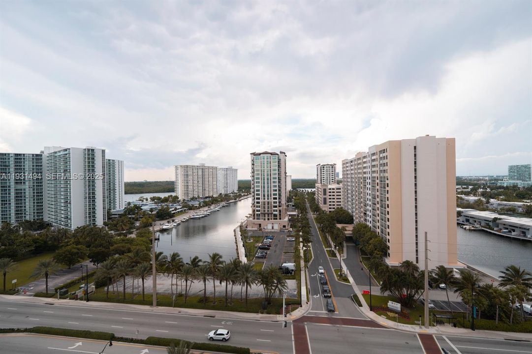 For Rent: $5,700 (2 beds, 2 baths, 1435 Square Feet)