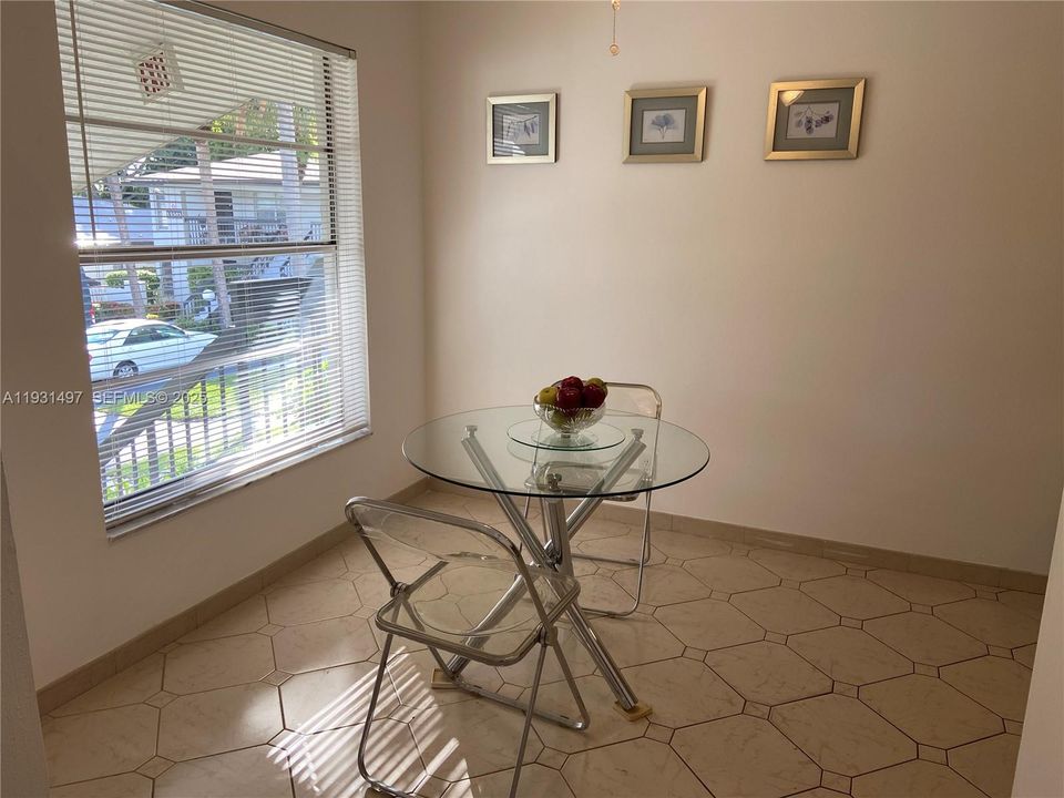 В аренду: $2,600 (2 спален, 2 ванн, 1198 Квадратных фут)