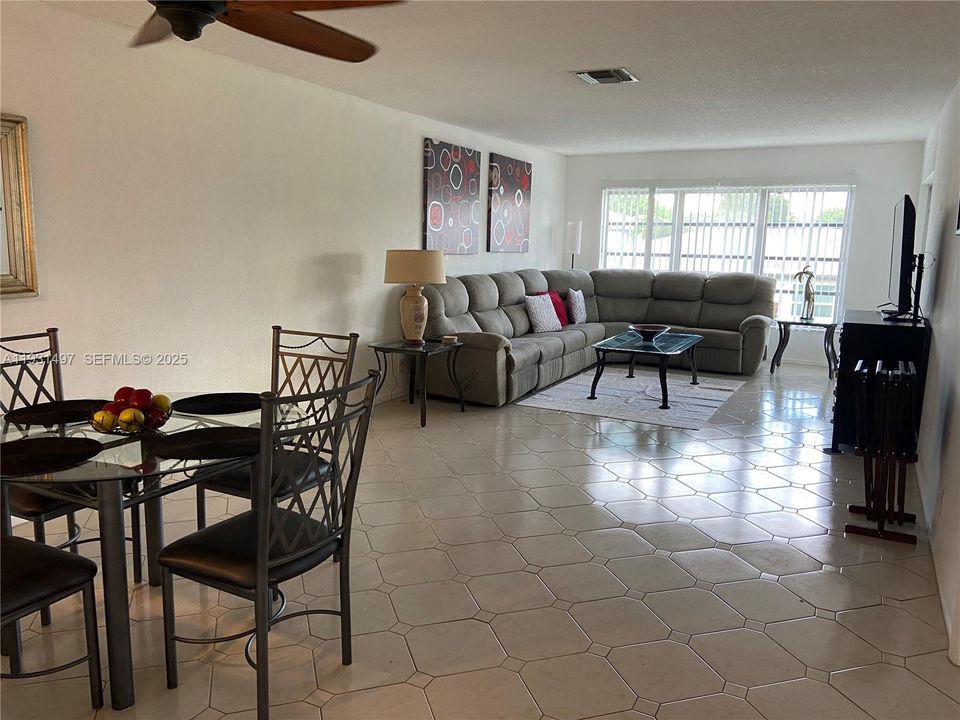 В аренду: $2,600 (2 спален, 2 ванн, 1198 Квадратных фут)