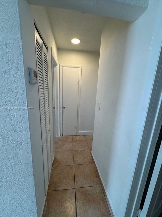For Rent: $1,800 (2 beds, 1 baths, 1500 Square Feet)