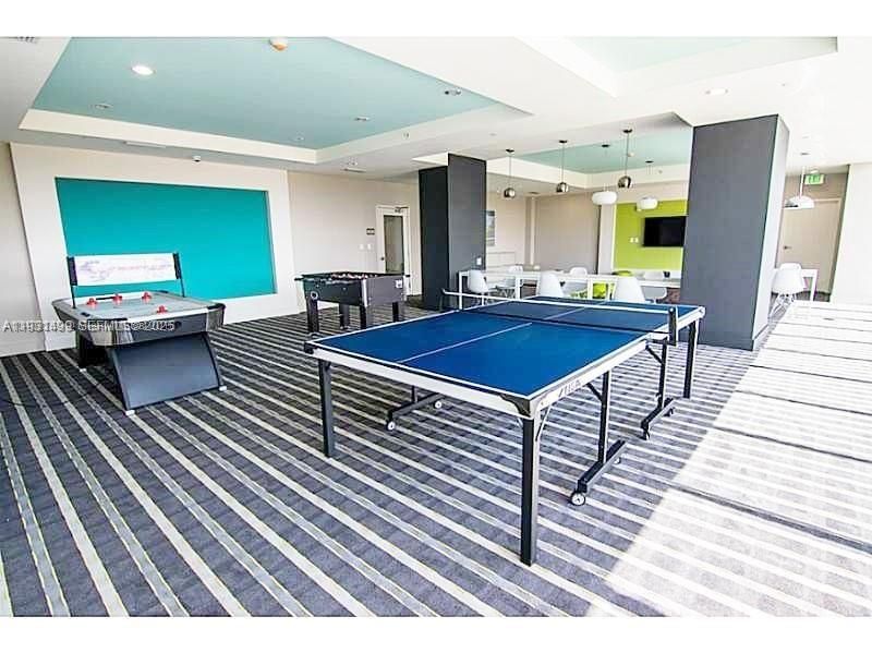 For Rent: $6,500 (3 beds, 2 baths, 1547 Square Feet)