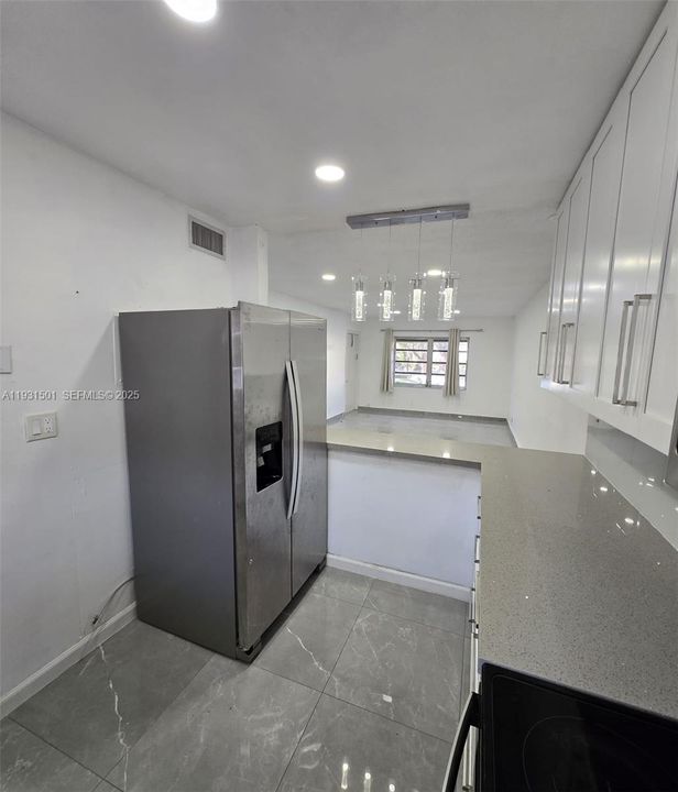 В аренду: $2,650 (2 спален, 2 ванн, 1060 Квадратных фут)