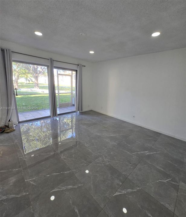 В аренду: $2,650 (2 спален, 2 ванн, 1060 Квадратных фут)