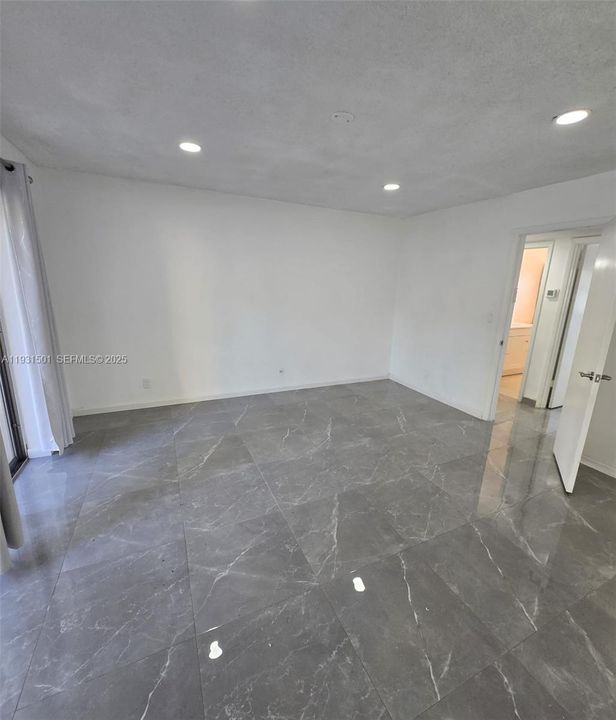 В аренду: $2,650 (2 спален, 2 ванн, 1060 Квадратных фут)