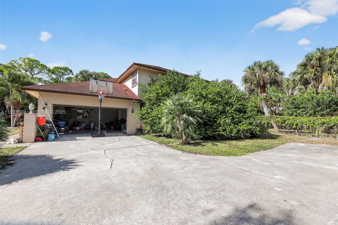 На продажу: $1,000,000 (6 спален, 3 ванн, 3526 Квадратных фут)