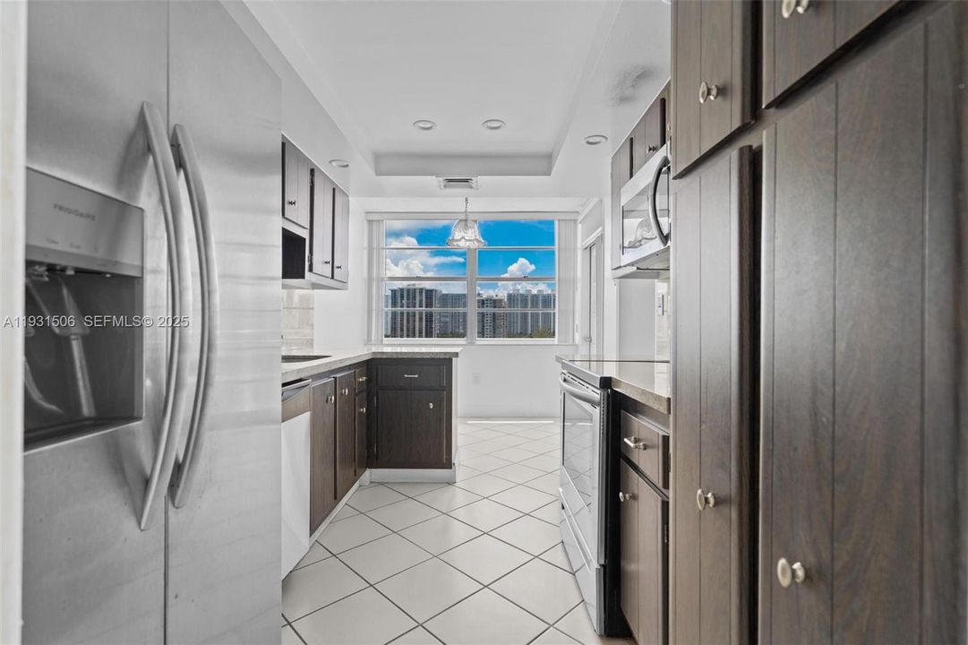 For Rent: $2,850 (2 beds, 2 baths, 1605 Square Feet)