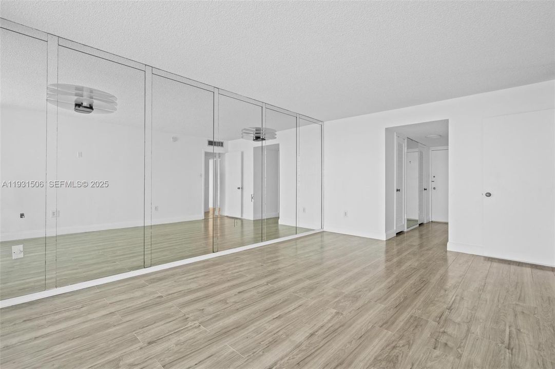 For Rent: $2,850 (2 beds, 2 baths, 1605 Square Feet)