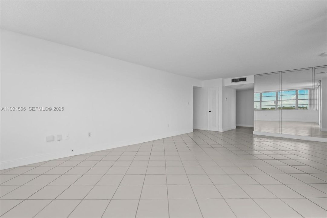 For Rent: $2,850 (2 beds, 2 baths, 1605 Square Feet)