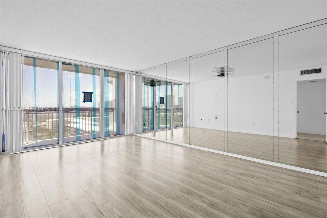 For Rent: $2,850 (2 beds, 2 baths, 1605 Square Feet)