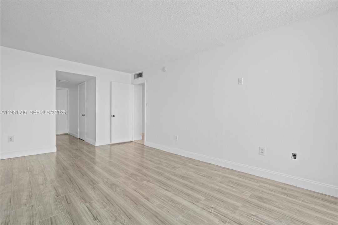 For Rent: $2,850 (2 beds, 2 baths, 1605 Square Feet)