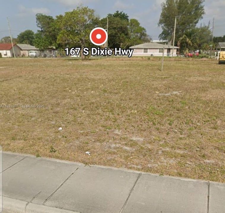 На продажу: $55,000 (0.04 acres)