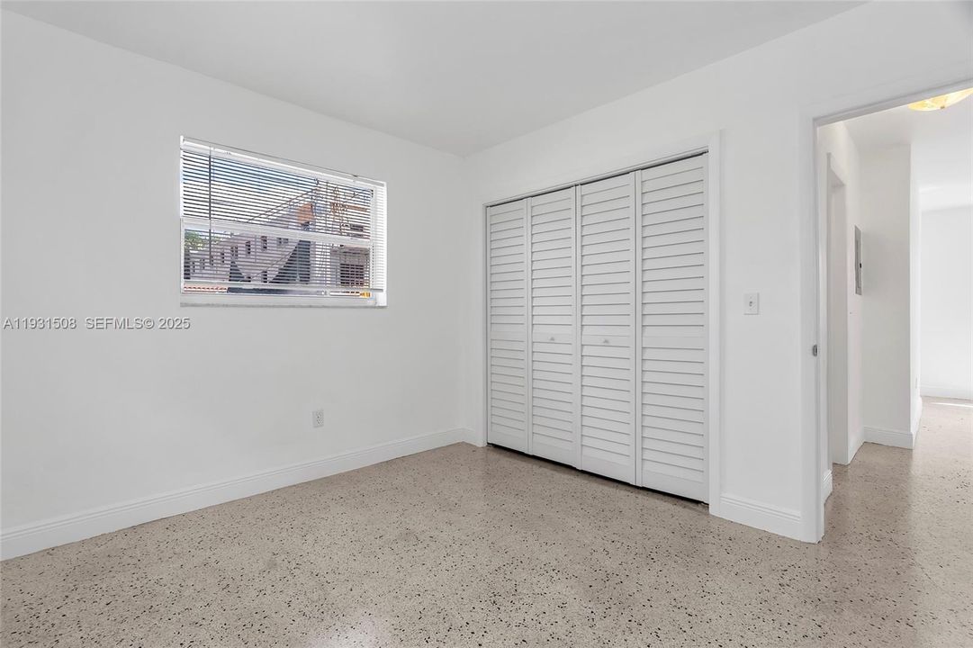 For Rent: $1,975 (1 beds, 1 baths, 4670 Square Feet)