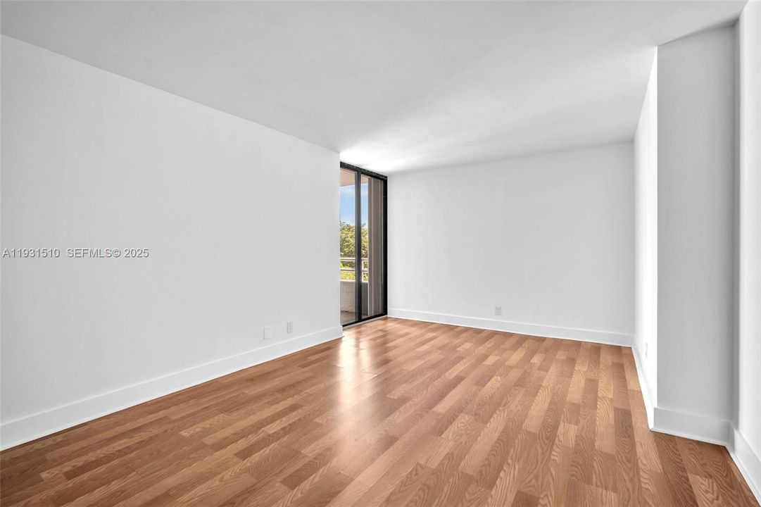 For Sale: $369,000 (2 beds, 2 baths, 1183 Square Feet)