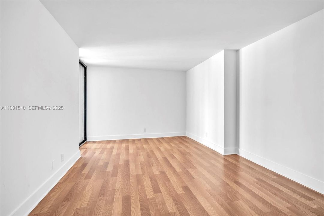 For Sale: $369,000 (2 beds, 2 baths, 1183 Square Feet)