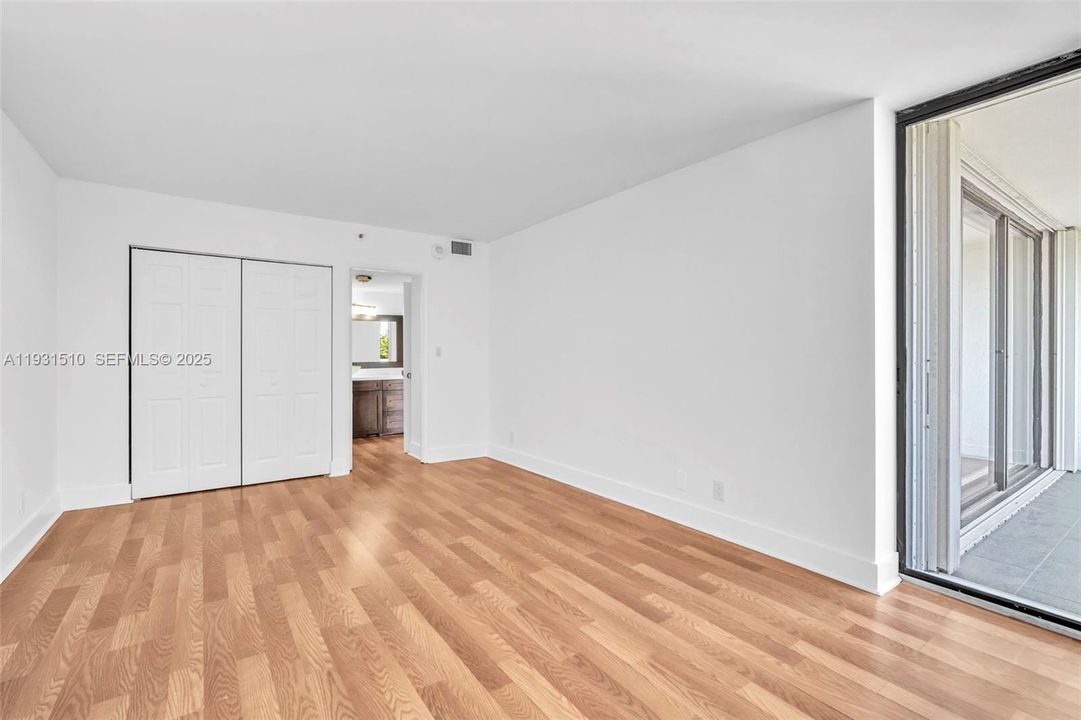 For Sale: $369,000 (2 beds, 2 baths, 1183 Square Feet)