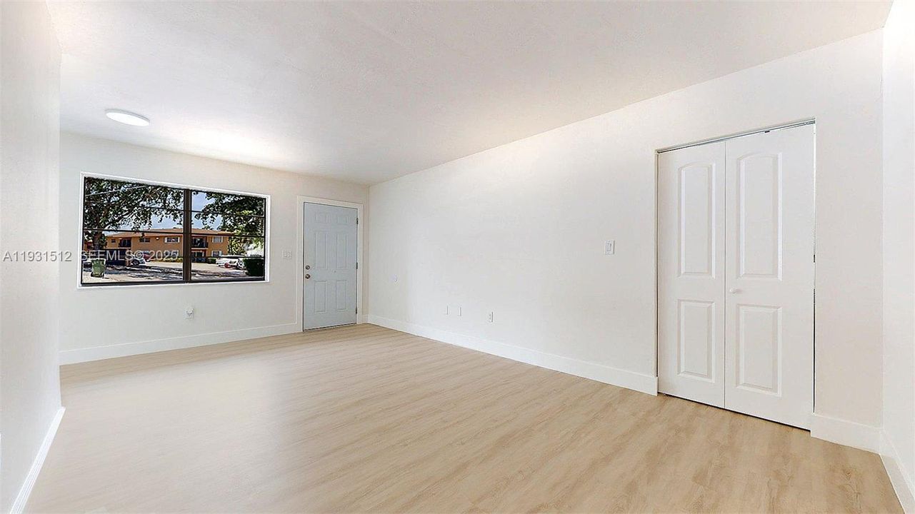 For Rent: $2,800 (3 beds, 2 baths, 1055 Square Feet)