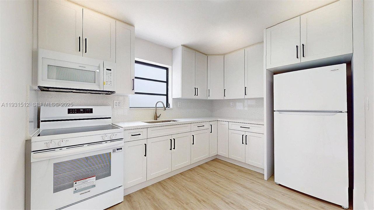 For Rent: $2,800 (3 beds, 2 baths, 1055 Square Feet)