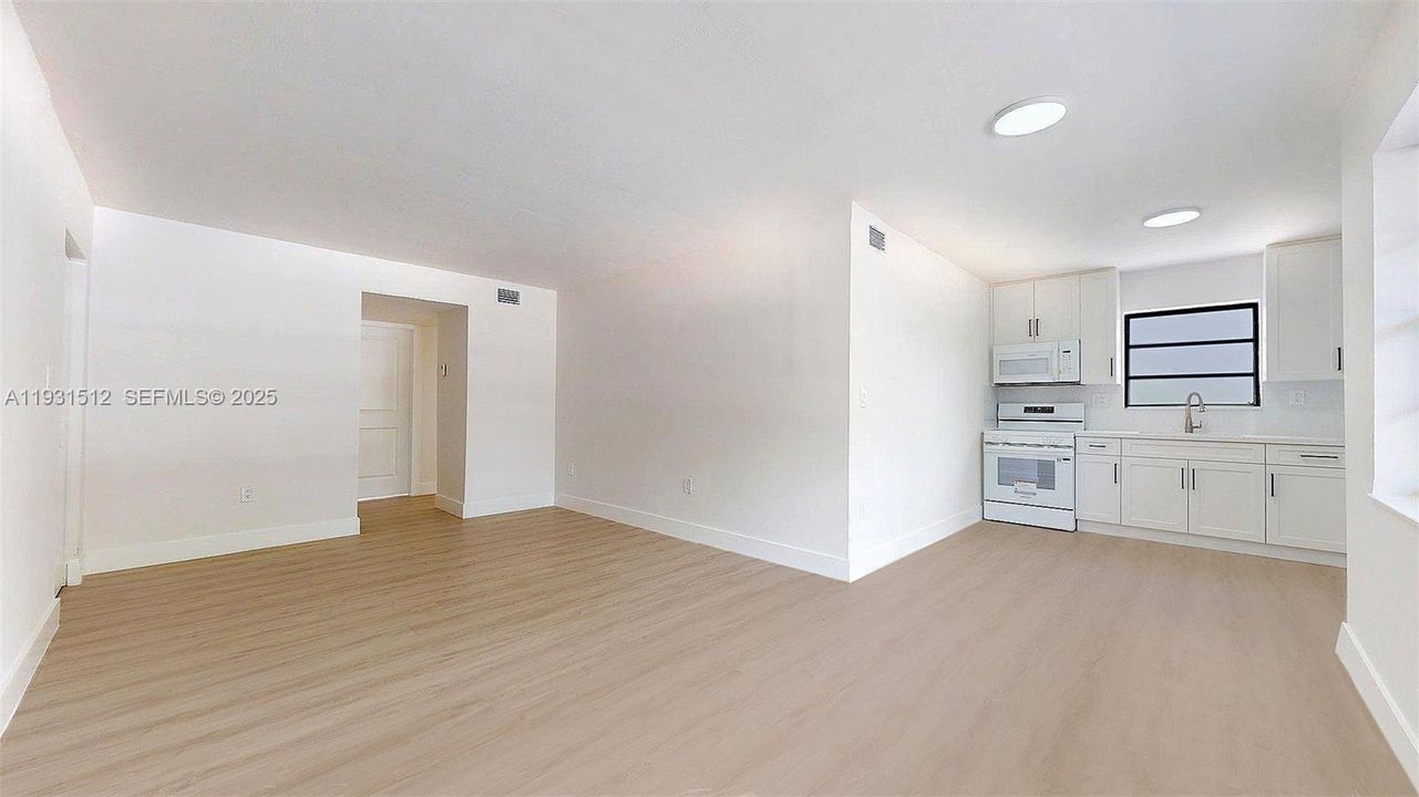 For Rent: $2,800 (3 beds, 2 baths, 1055 Square Feet)