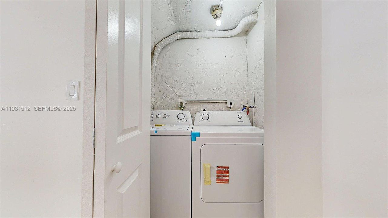 For Rent: $2,800 (3 beds, 2 baths, 1055 Square Feet)