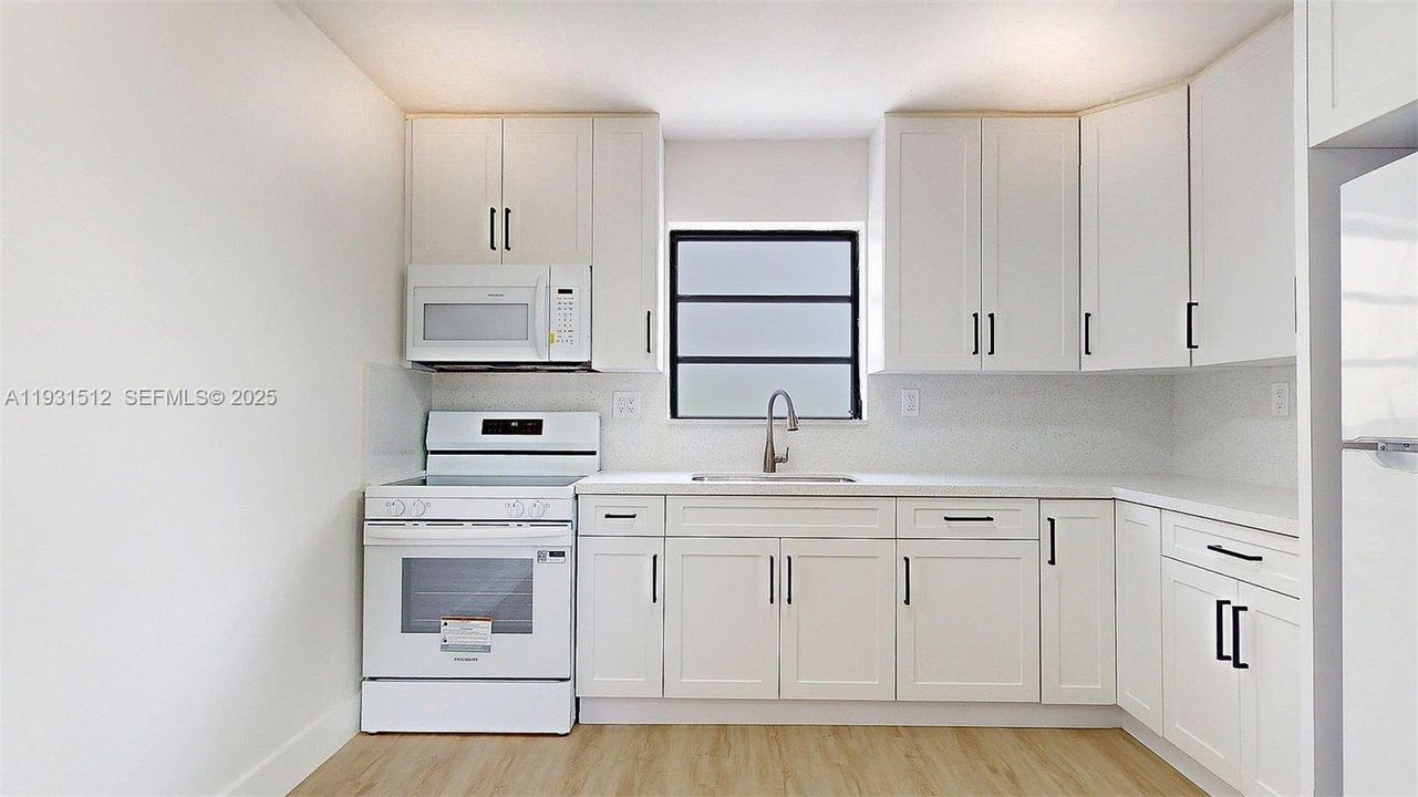 For Rent: $2,800 (3 beds, 2 baths, 1055 Square Feet)