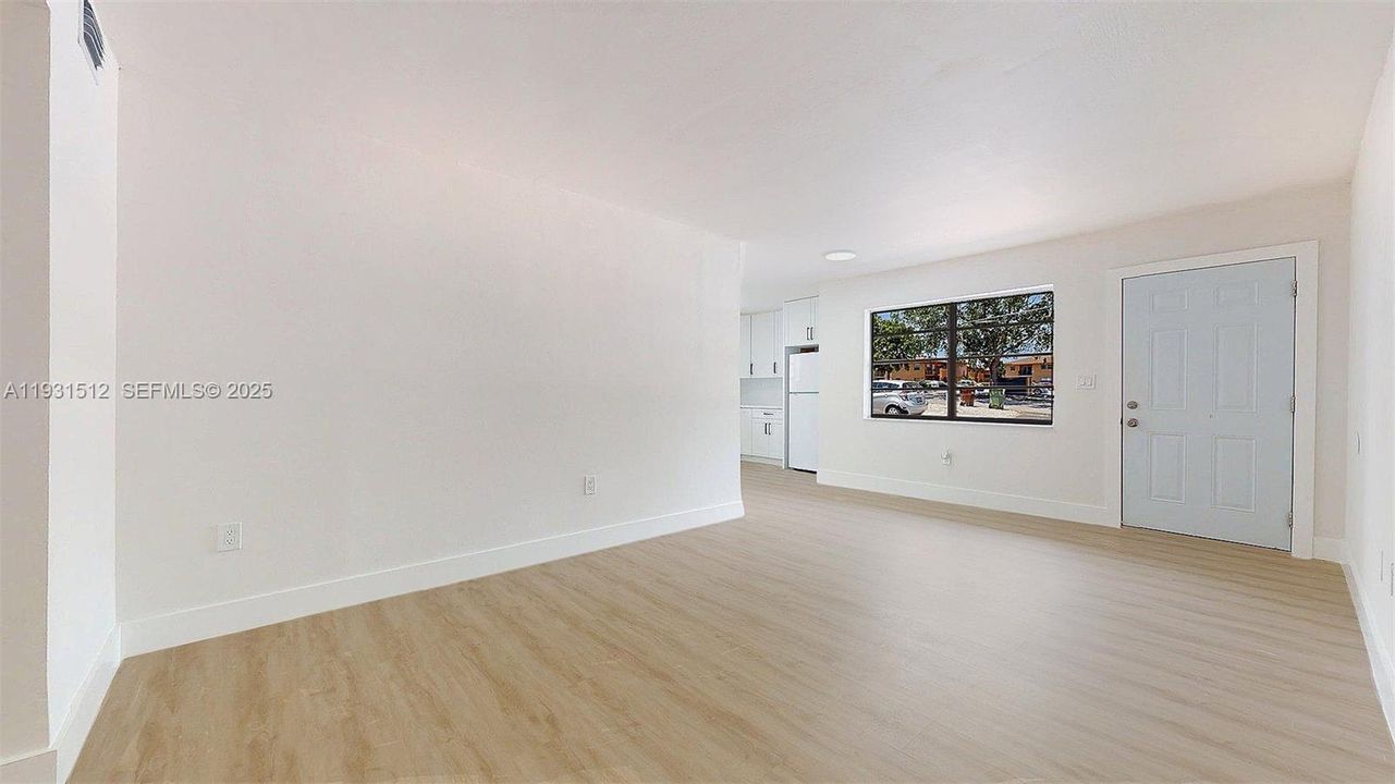 For Rent: $2,800 (3 beds, 2 baths, 1055 Square Feet)