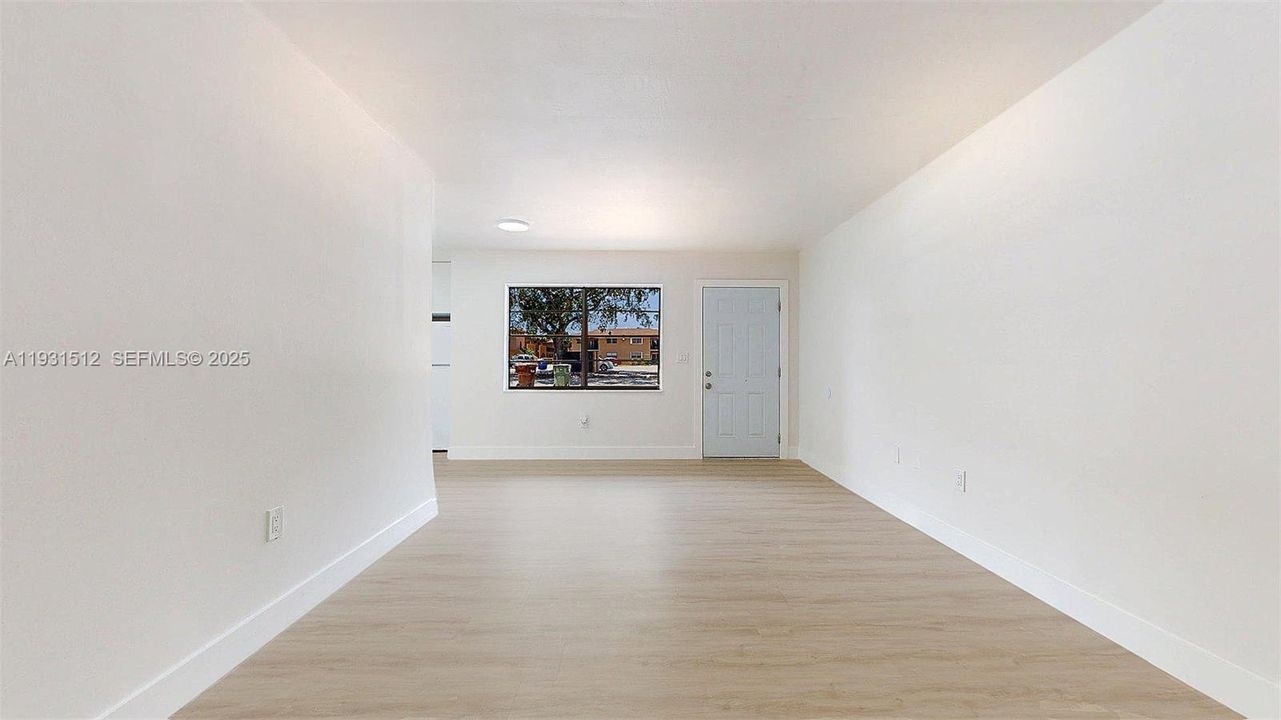 For Rent: $2,800 (3 beds, 2 baths, 1055 Square Feet)