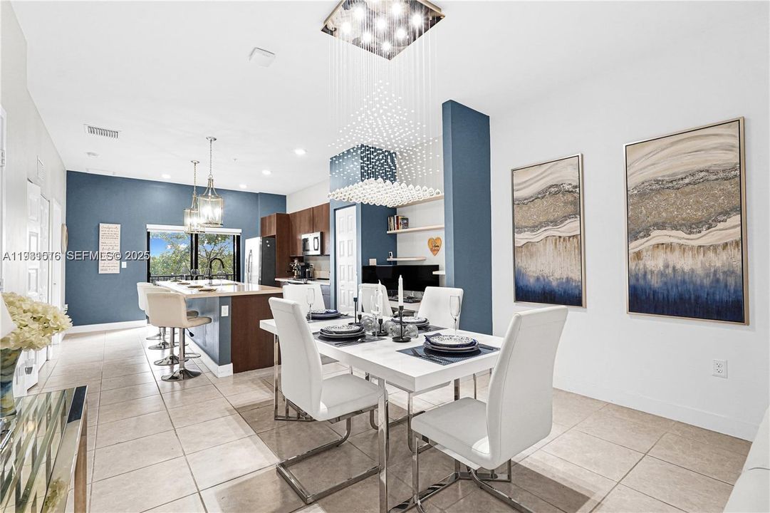 На продажу: $410,000 (2 спален, 2 ванн, 1072 Квадратных фут)