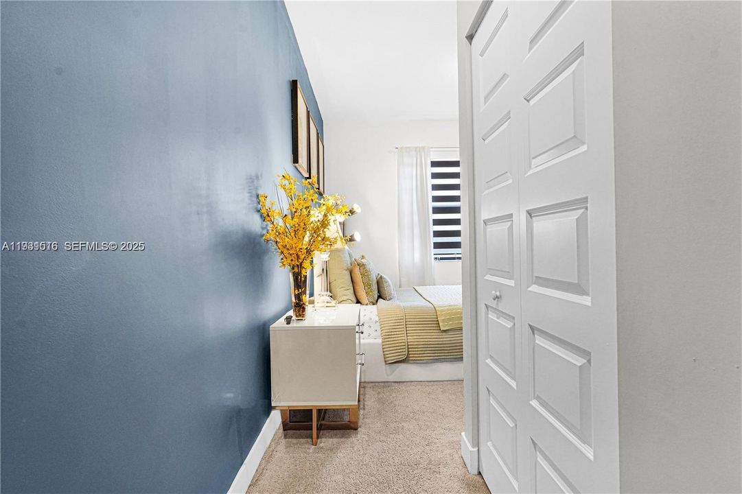 На продажу: $410,000 (2 спален, 2 ванн, 1072 Квадратных фут)