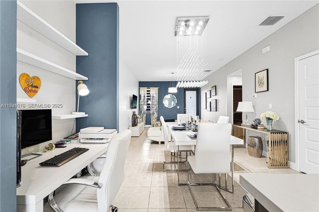 На продажу: $410,000 (2 спален, 2 ванн, 1072 Квадратных фут)