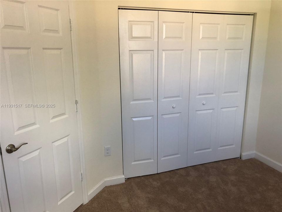 For Rent: $2,500 (3 beds, 2 baths, 1408 Square Feet)