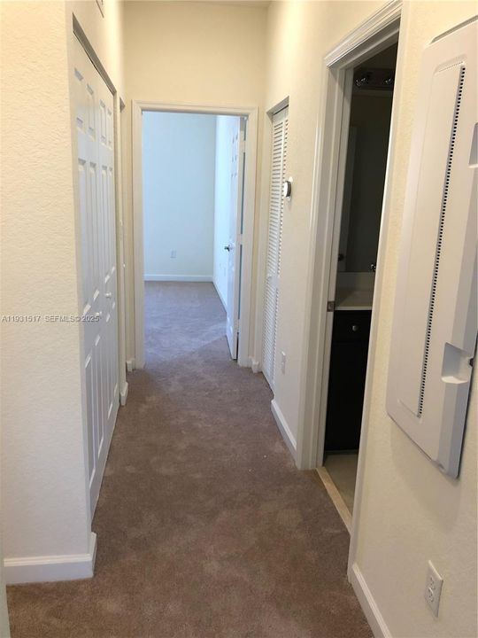 For Rent: $2,500 (3 beds, 2 baths, 1408 Square Feet)