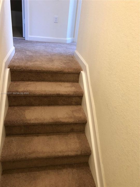 For Rent: $2,500 (3 beds, 2 baths, 1408 Square Feet)