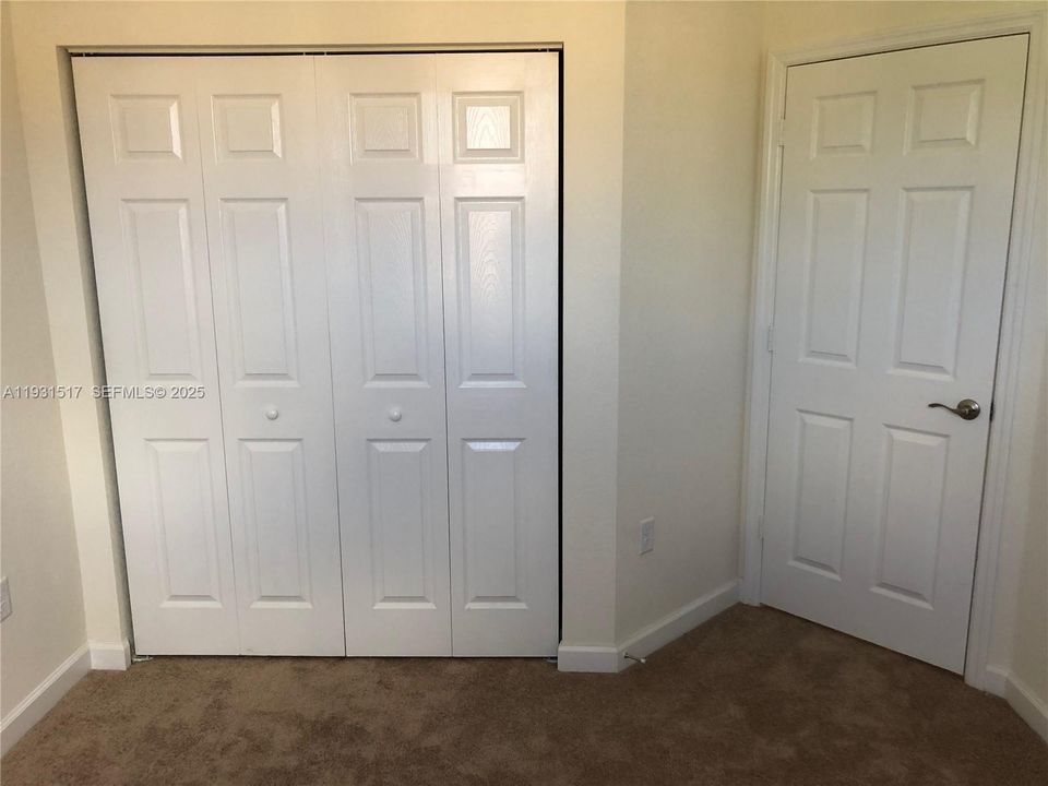 For Rent: $2,500 (3 beds, 2 baths, 1408 Square Feet)