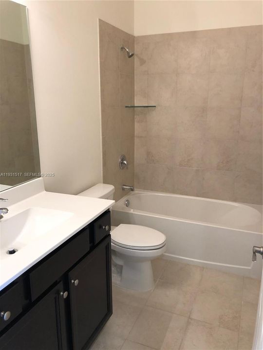 For Rent: $2,500 (3 beds, 2 baths, 1408 Square Feet)