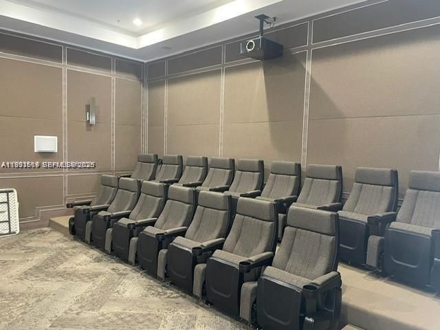 待售: $379,000 (1 贝兹, 1 浴室, 903 平方英尺)