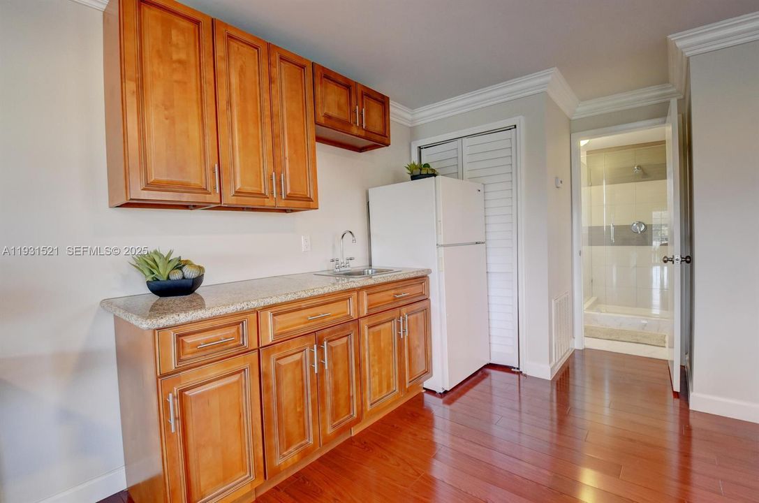 В аренду: $12,700 (6 спален, 4 ванн, 3649 Квадратных фут)