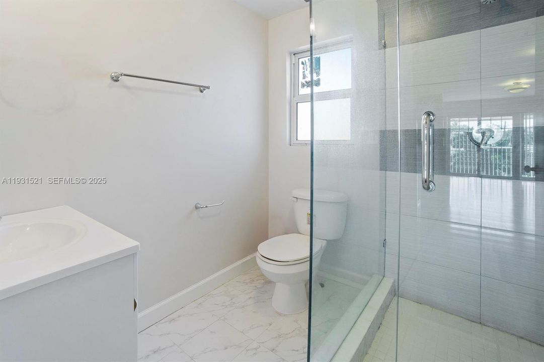 В аренду: $12,700 (6 спален, 4 ванн, 3649 Квадратных фут)