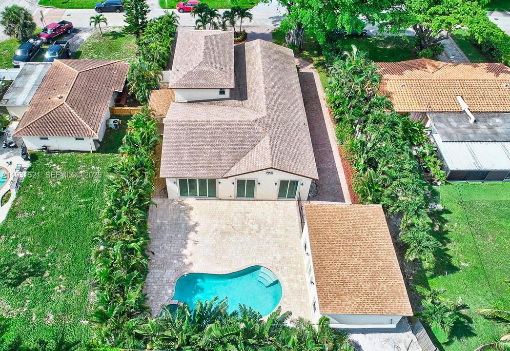 В аренду: $12,700 (6 спален, 4 ванн, 3649 Квадратных фут)