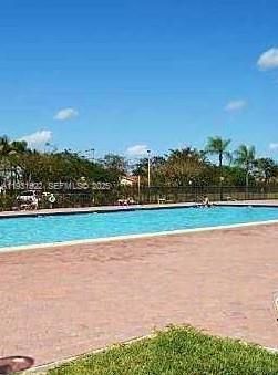 For Rent: $2,500 (3 beds, 2 baths, 1040 Square Feet)